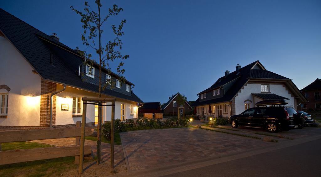 GUTSHOFHÄUSER Ferienhäuser Pendorf Sellin  Zimmer foto